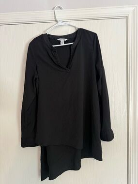 White House Black Market Black Long-Sleeve V-Neck Tunic Top